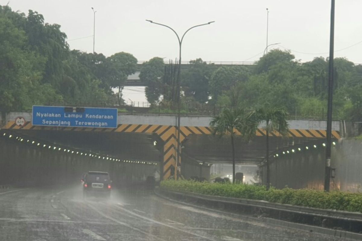 Belum kena banjir, Tol JORR-S dan Akses Tanjung Priok aman dilalui