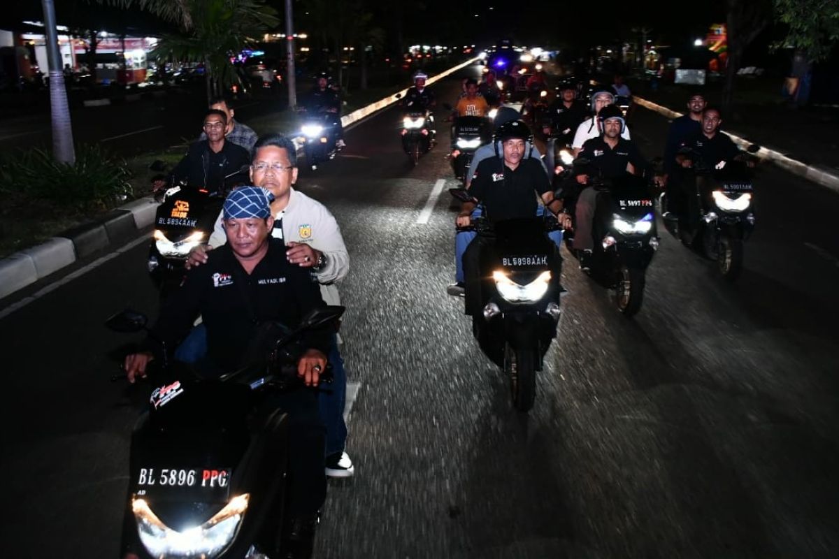 Amin-Zainal patroli ganti tahun menggunakan sepeda motor