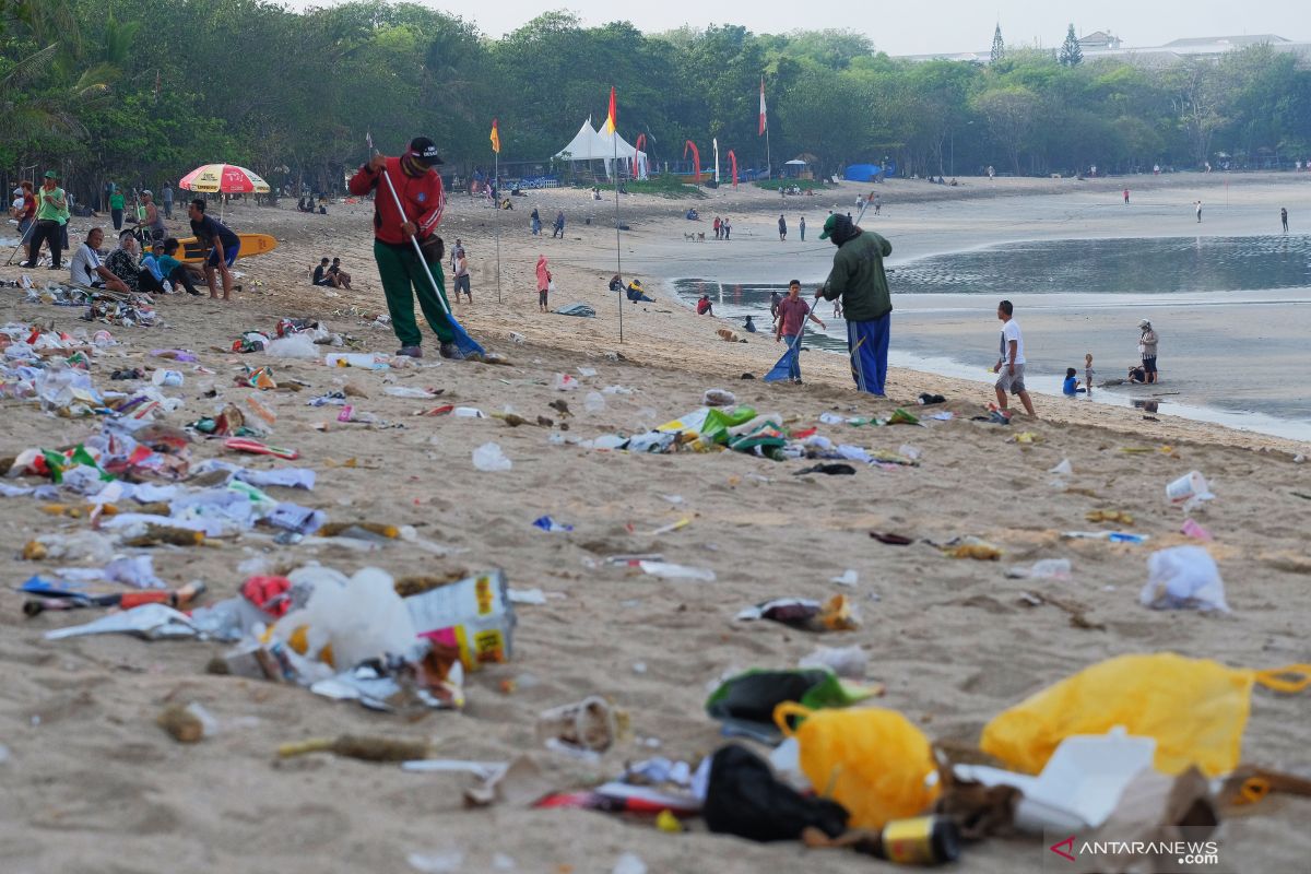 Kebiasaan buang sampah sembarangan menunjukkan masyarakat bernalar rendah