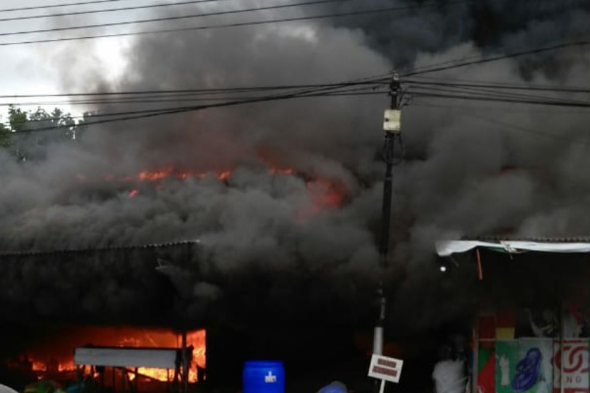 Tiga kios dan satu rumah di Sungai Raya Dalam dilalap api