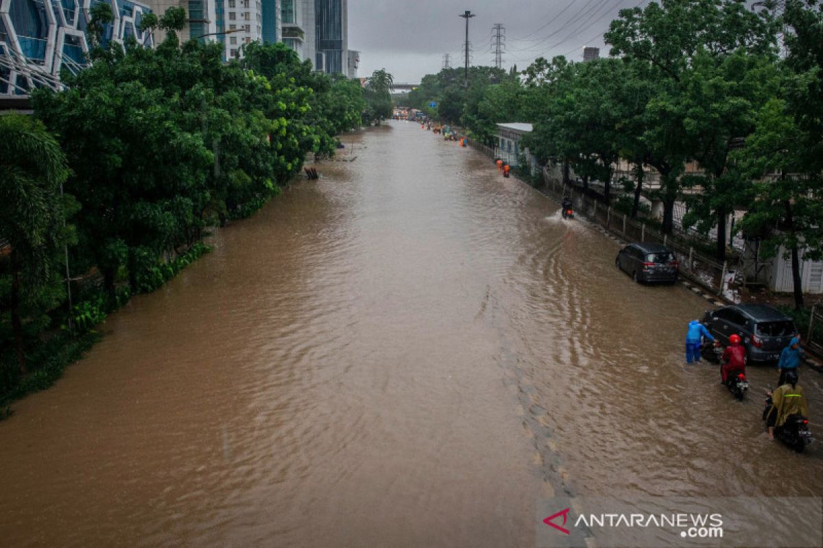 Kepala BNPB akan meninjau banjir di Jakarta dengan helikopter