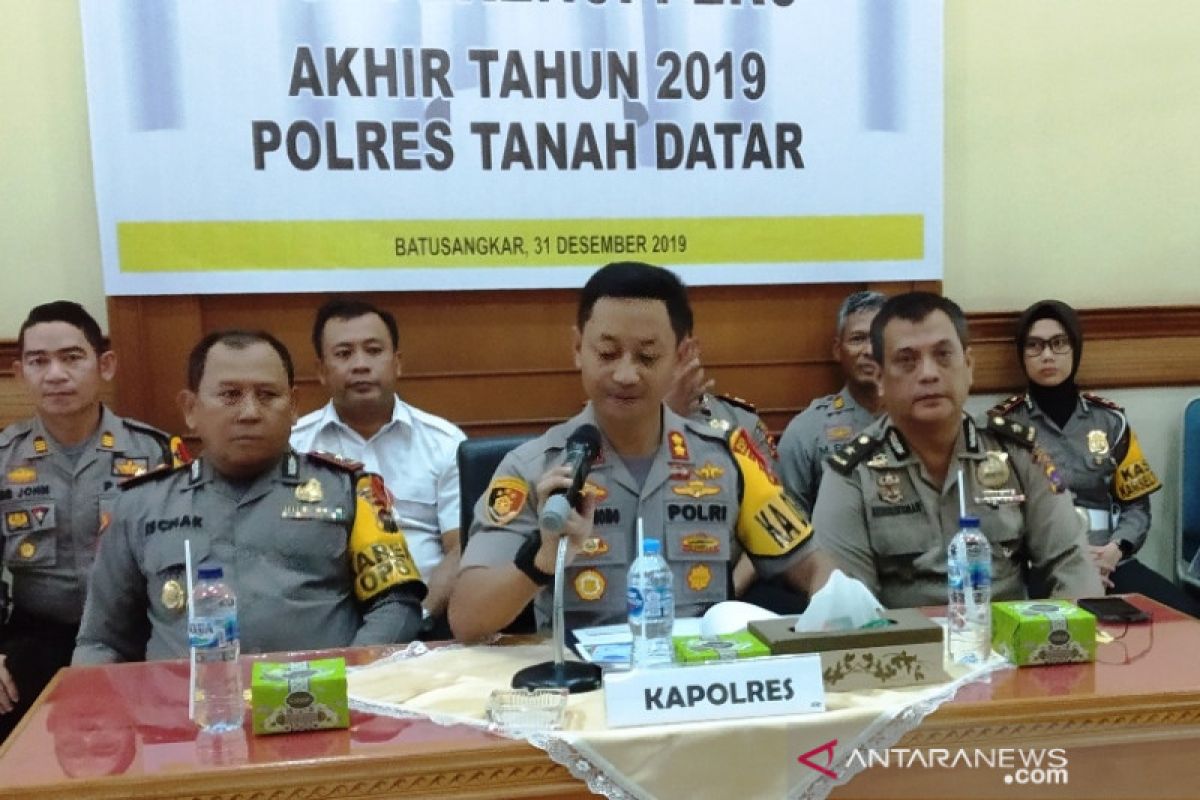 Jalan berlubang, salah satu penyebab utama kecelakaan lalu lintas di Tanah Datar