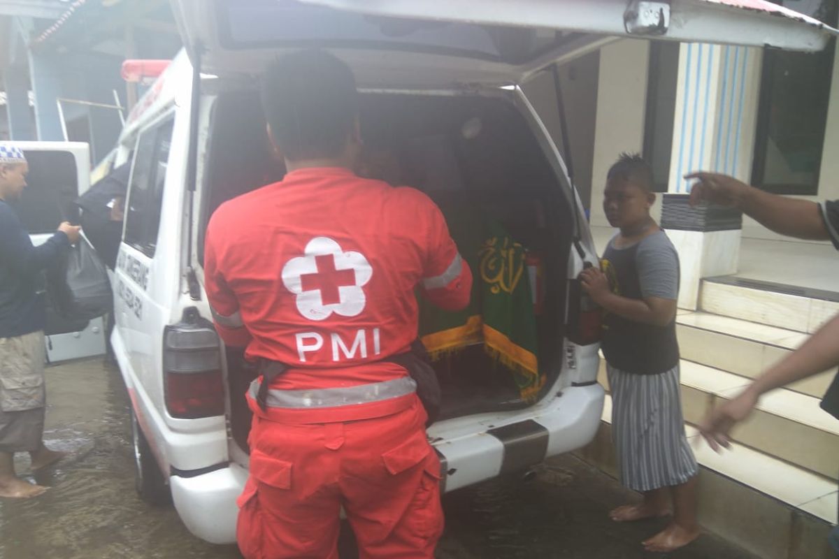 Warga Tangerang meninggal tersengat listrik  saat banjir