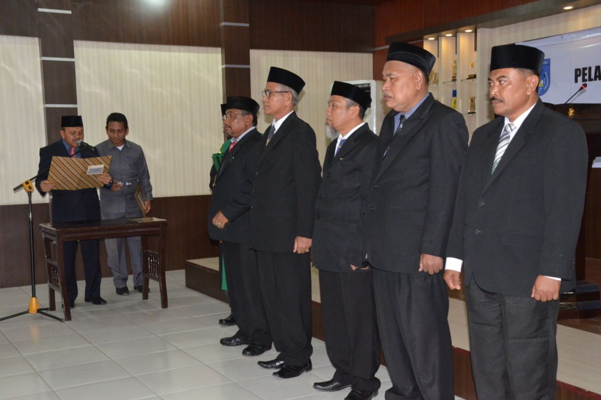 Wali kota Langsa rotasi lima pejabat eselon II di awal tahun 2020