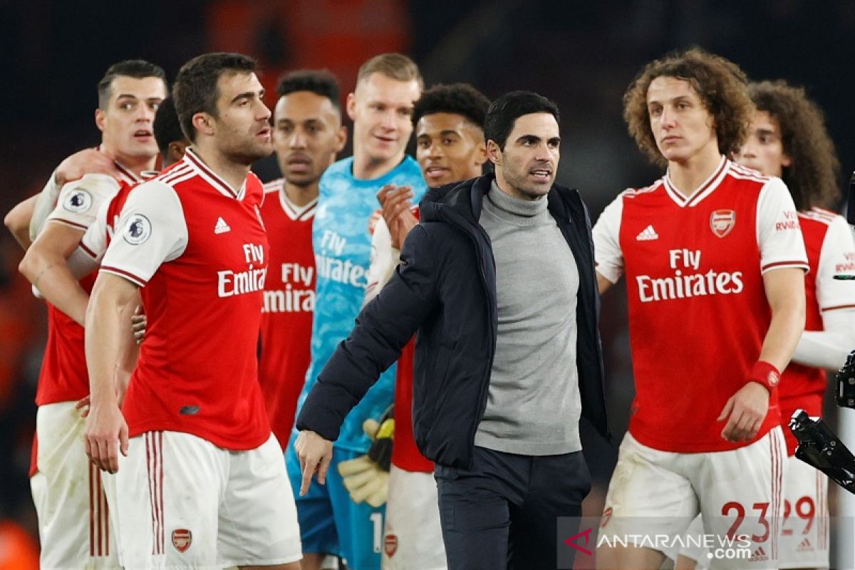 Arsenal kembali ke 10 besar usai kemenangan perdana Arteta