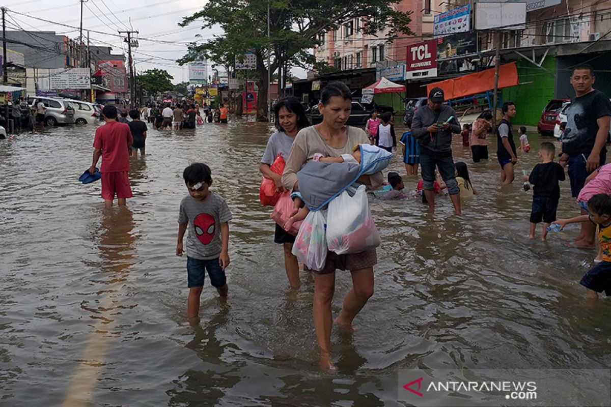 Banjir Jakarta bukan salah kita semua, lantas salah siapa?