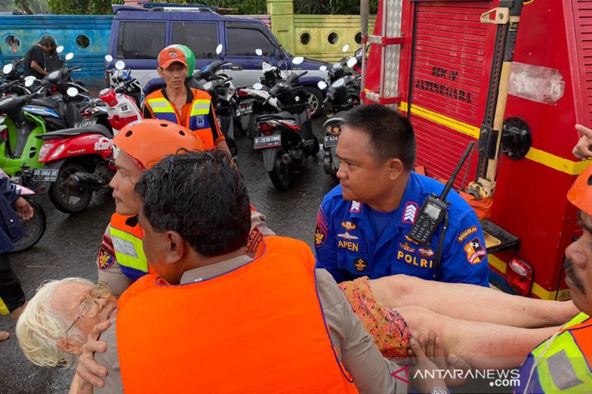 BNPB : Korban banjir Jabodetabek capai 16 jiwa