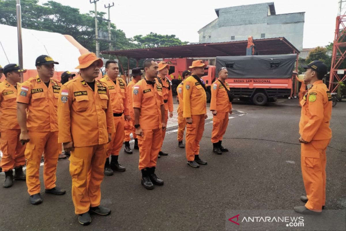 Tim SAR Bandung turunkan tiga tim bantu penanganan banjir Jabodetabek