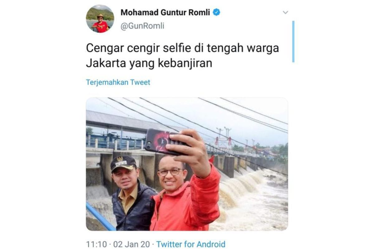 Benarkah Anies dan Bima Arya swafoto di Katulampa saat banjir?