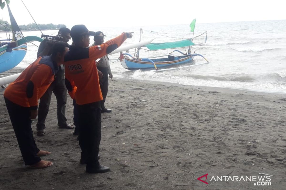 Pengunjung asal Bandung tewas saat berenang di wisata Pasir Putih Situbondo