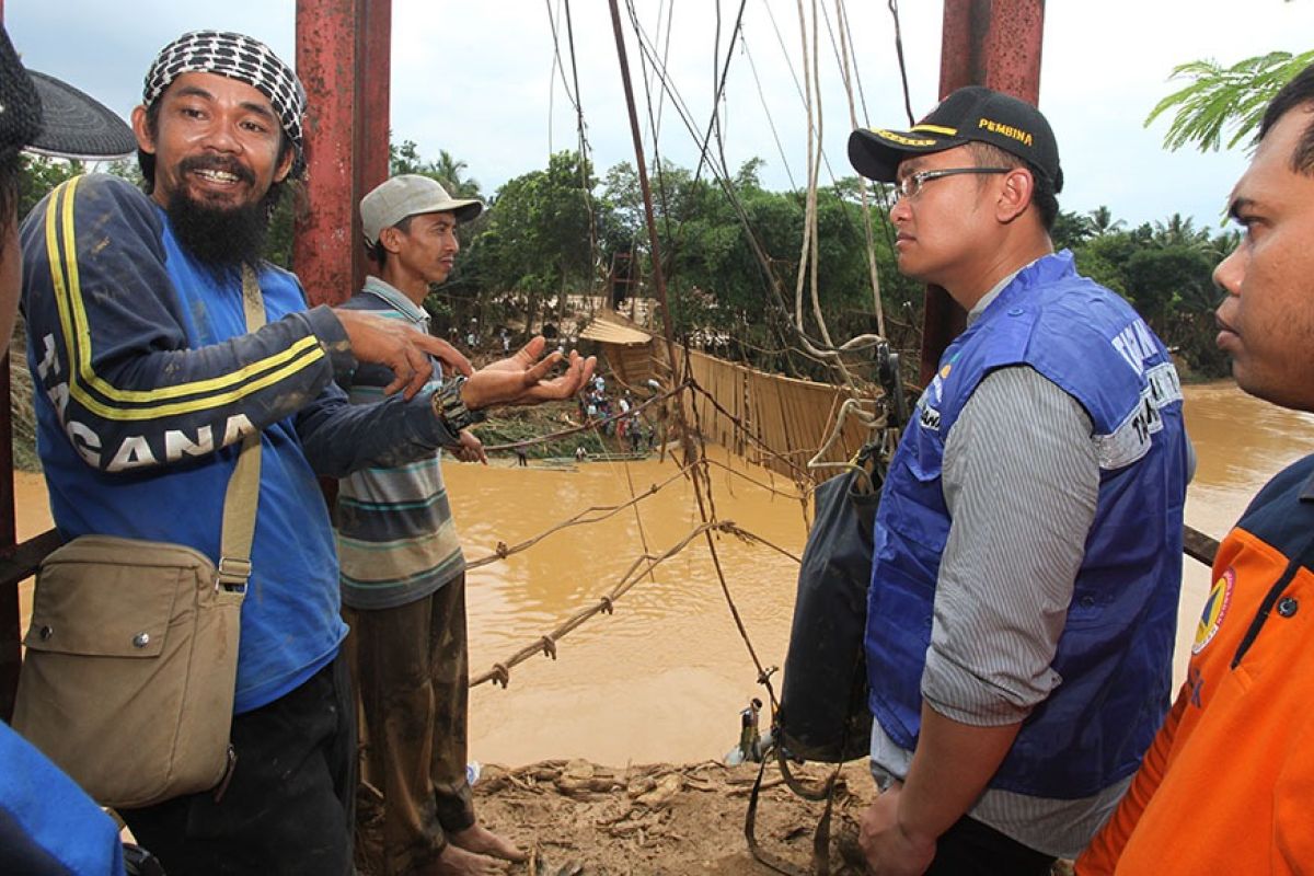 Wagub Andika pantau langsung evakuasi warga terisolir akibat banjir