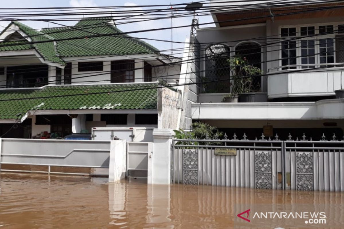 Ratusan rumah mewah di perumahan Green Garden terendam banjir