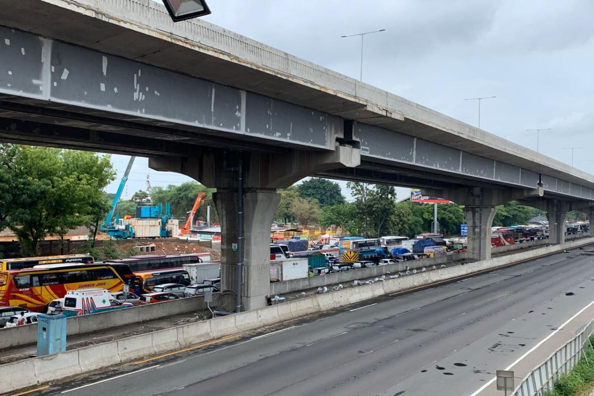 Jasa Marga berlakukan contraflow Tol Japek arah Jakarta