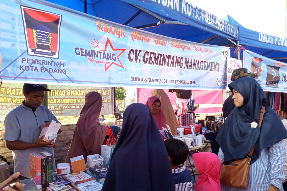 Pameran produk islami meriahkan tablig akbar UAS di Padang