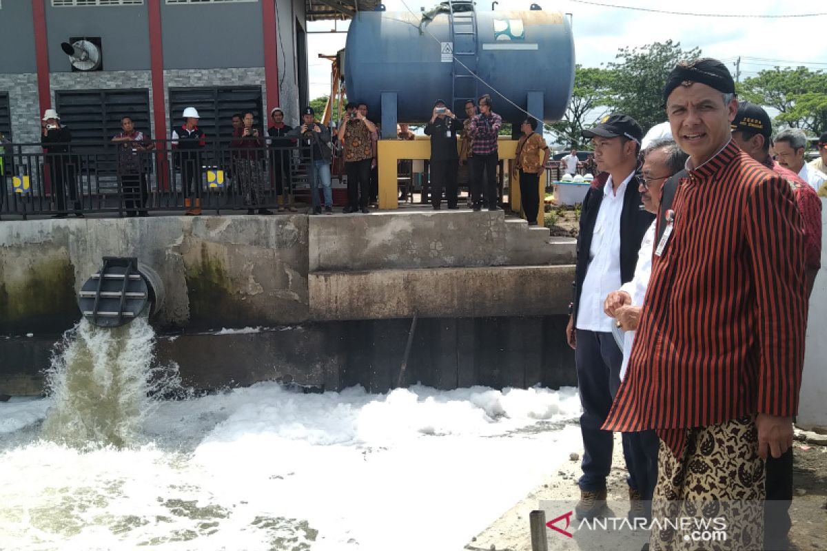 Ganjar temukan pencemaran sungai saat mengecek rumah pompa