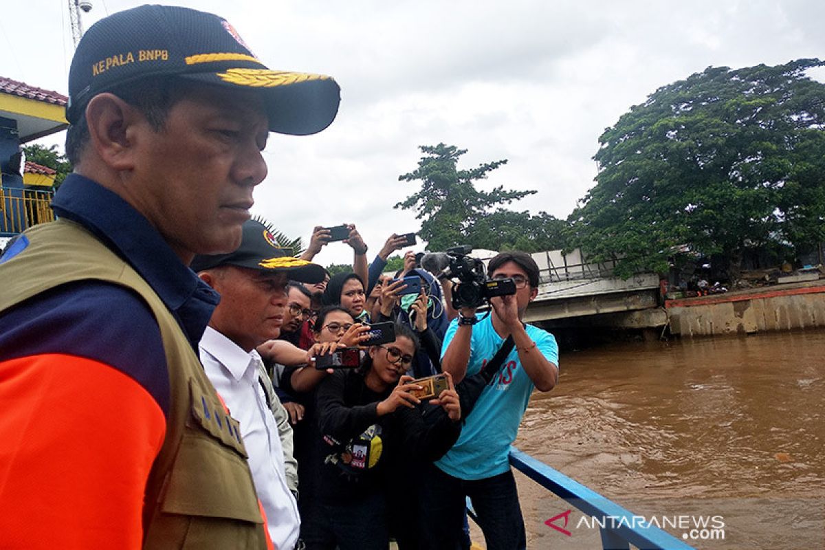 Banjir Jakarta, Menko PMK tinjau sejumlah lokasi