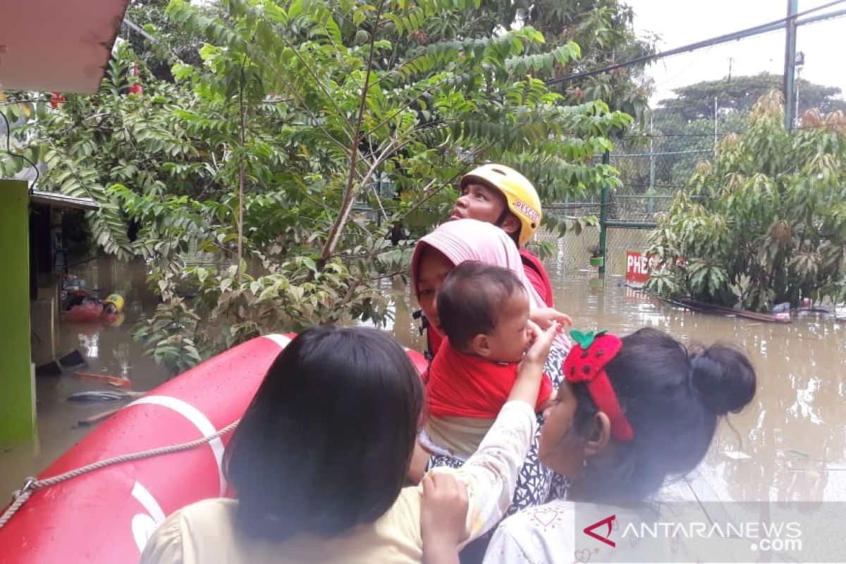 PMI terjunkan 400 lebih personel ke daerah banjir Jabodetabek