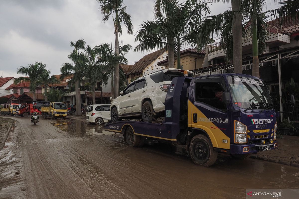 Layanan derek ini sigap 24 jam saat hadapi situasi darurat di jalan