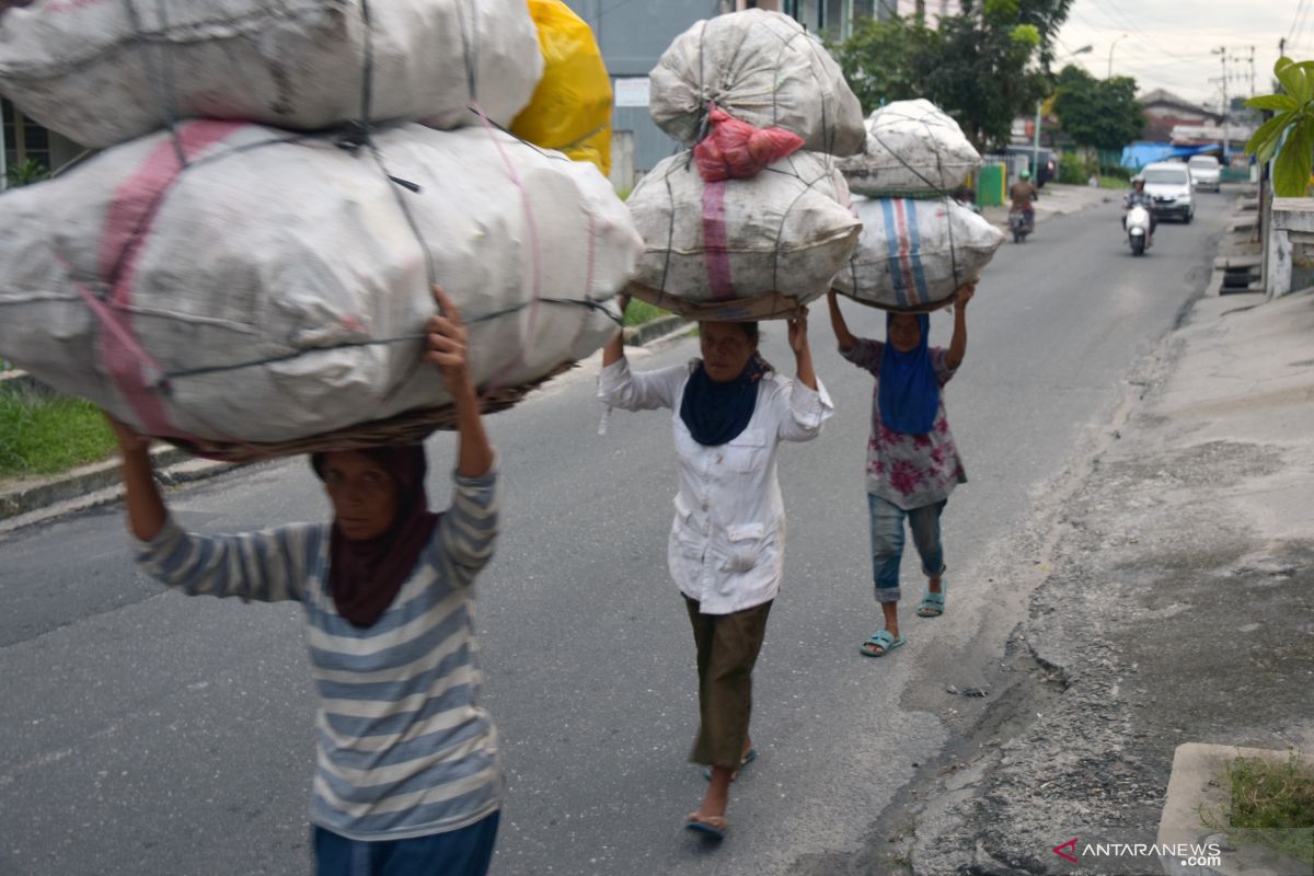 BPS: penduduk miskin Riau 6,9 persen. Begini penjelasannya