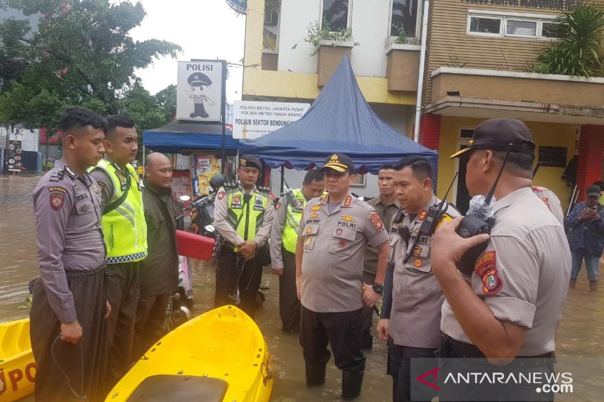 Kapolda Metro tinjau lokasi banjir di Komplek IKPN Jaksel