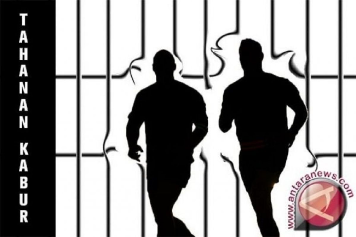 Dua dari empat tahanan Polsek Pontianak Utara yang kabur telah diamankan