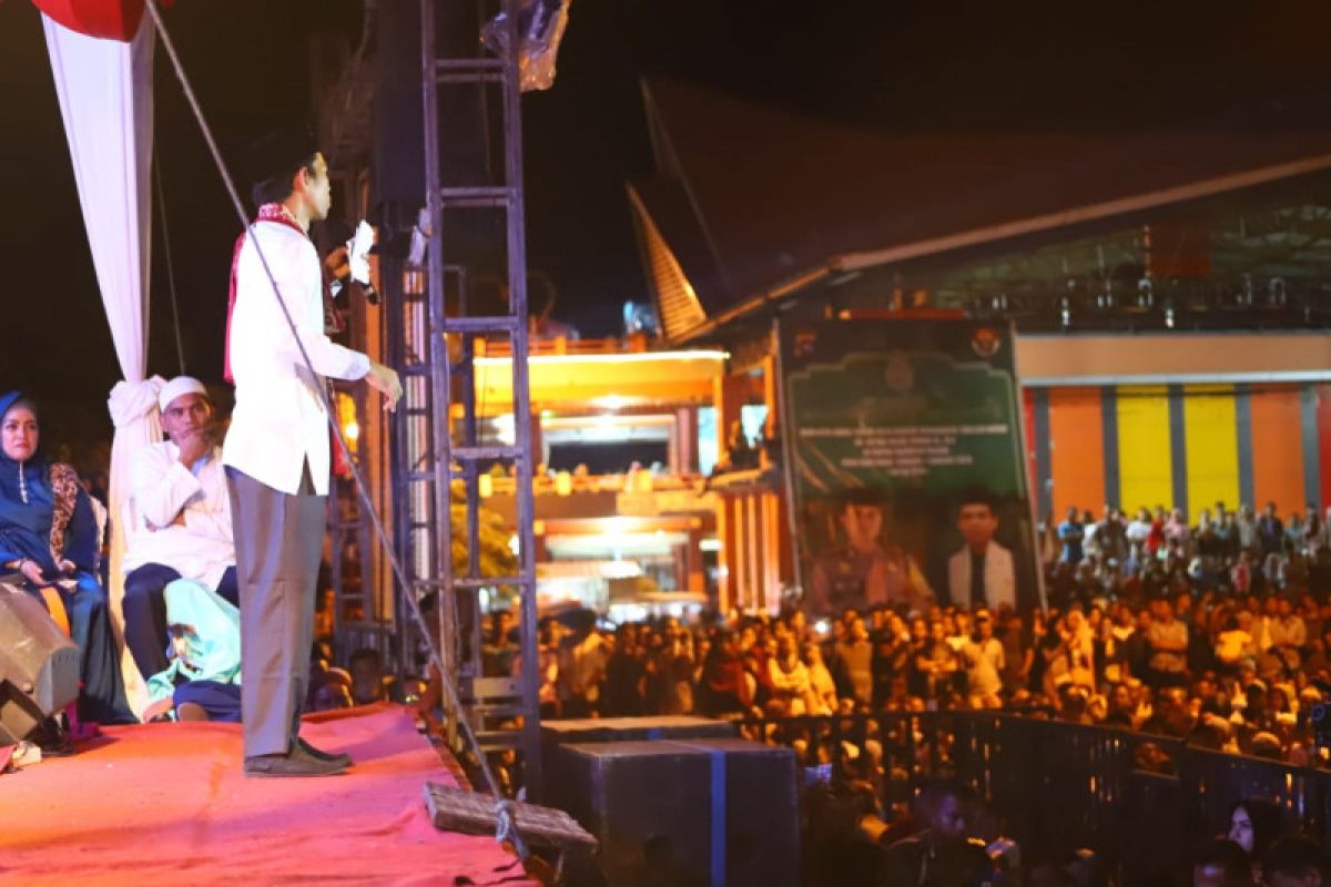 Ustad Abdul Somad apresiasi Bupati Pesisir Selatan bangun Masjid Terapung