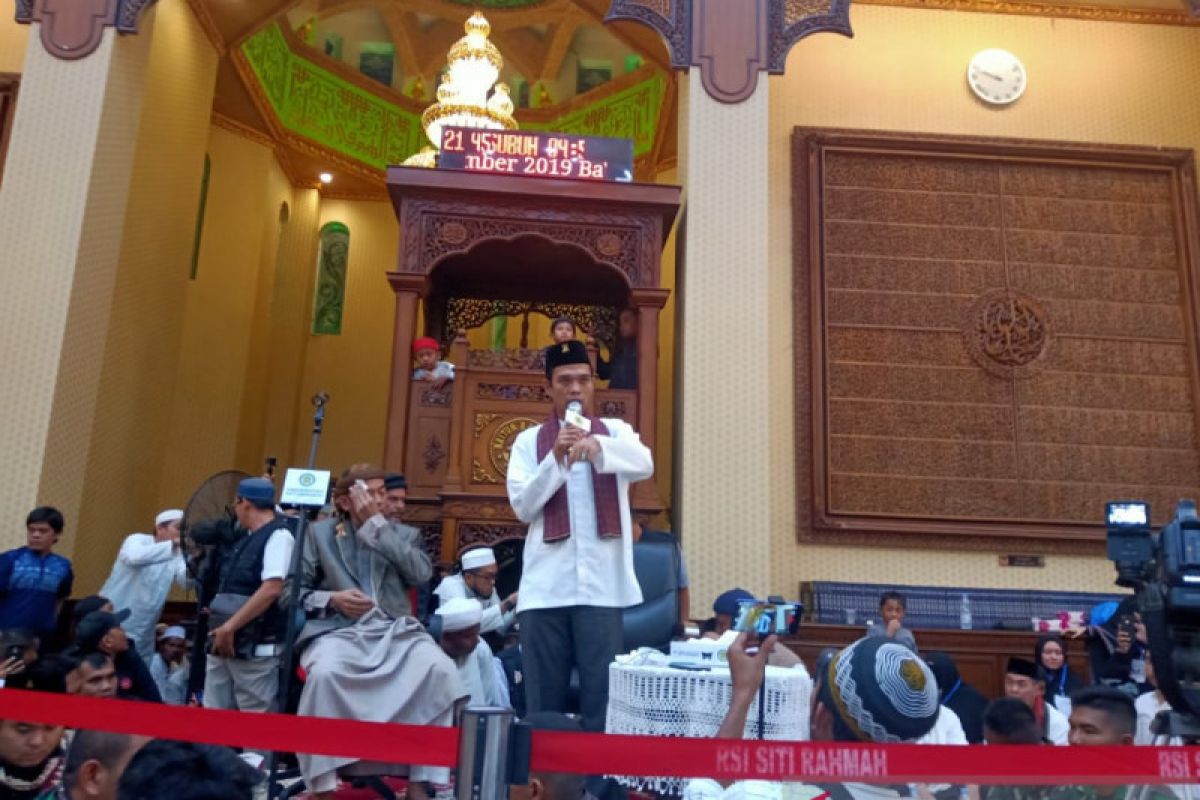 Tausiyah Ustadz Abdul Somad di Masjid Baiturrahmah membludak