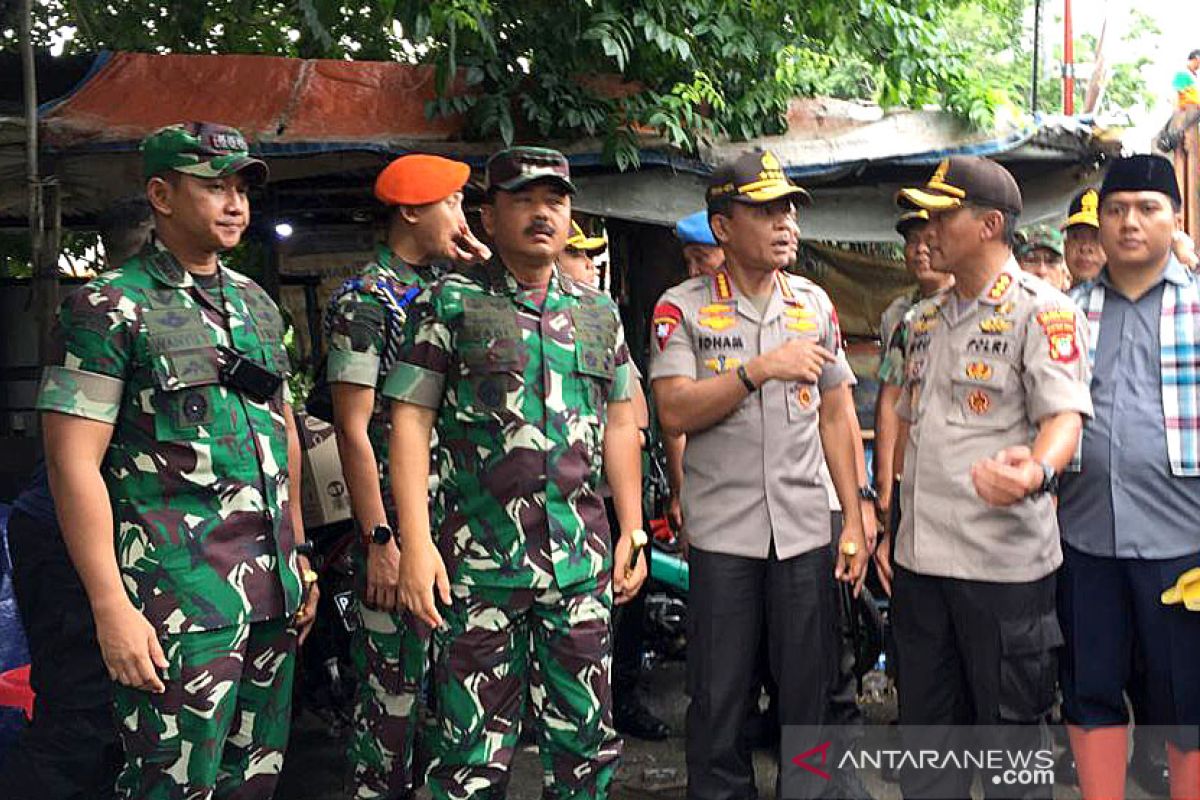 Kunjungi rusun, Panglima TNI minta perahu karet dan tambang disiapkan