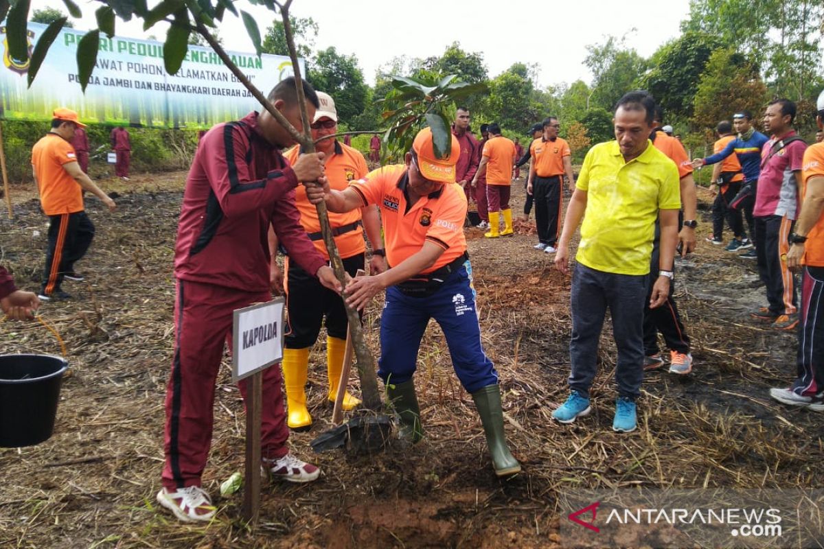 Polda Jambi gelar penanaman 600 pohon