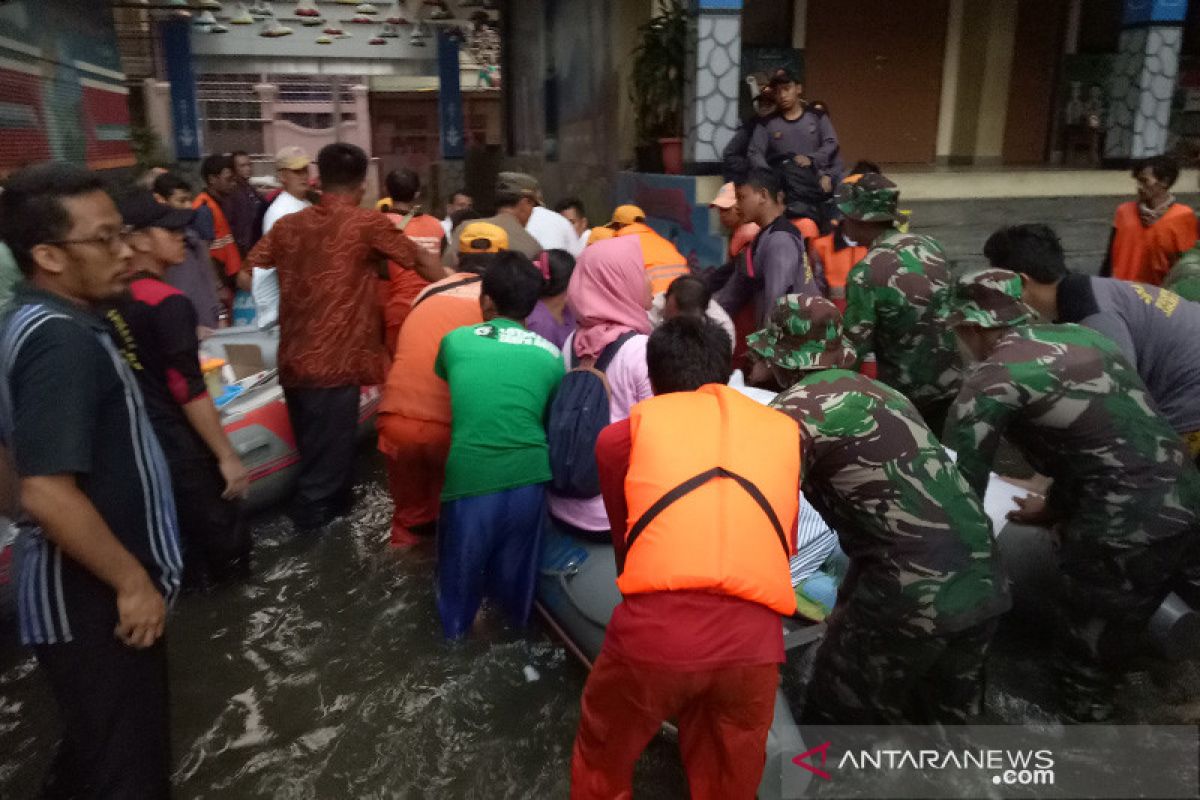 Anies ingatkan kalau sudah tidak enak badan segera cari dokter