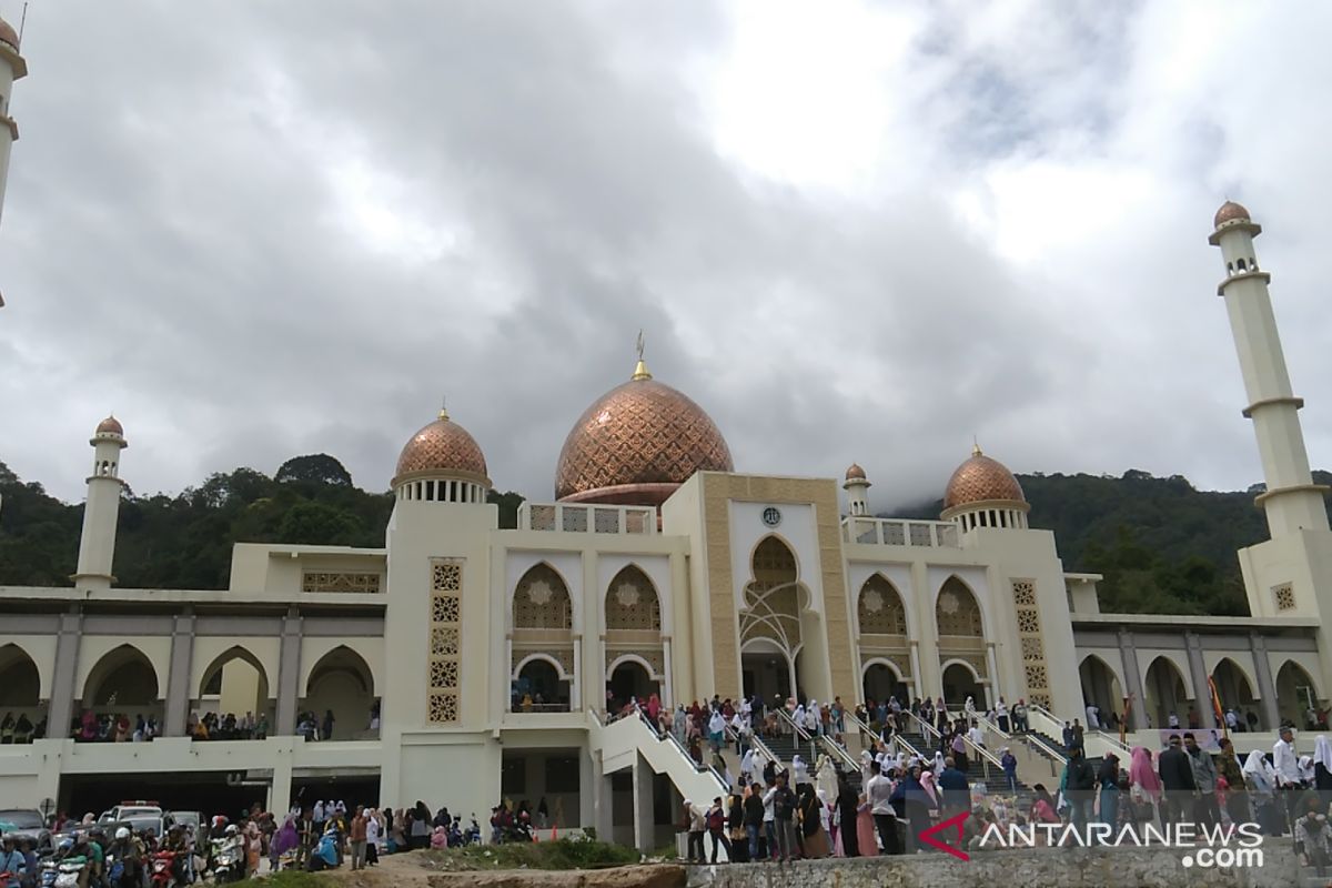 UAS berharap Islamic Centerbisa jadi ikon wisata religi di Sumatera
