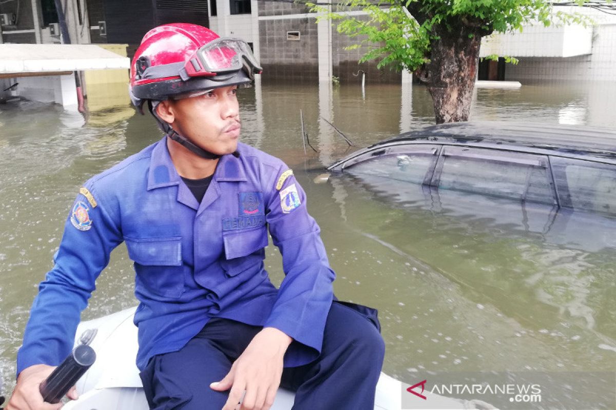 Perumahan Green Ville Jakarta masih digenangi banjir