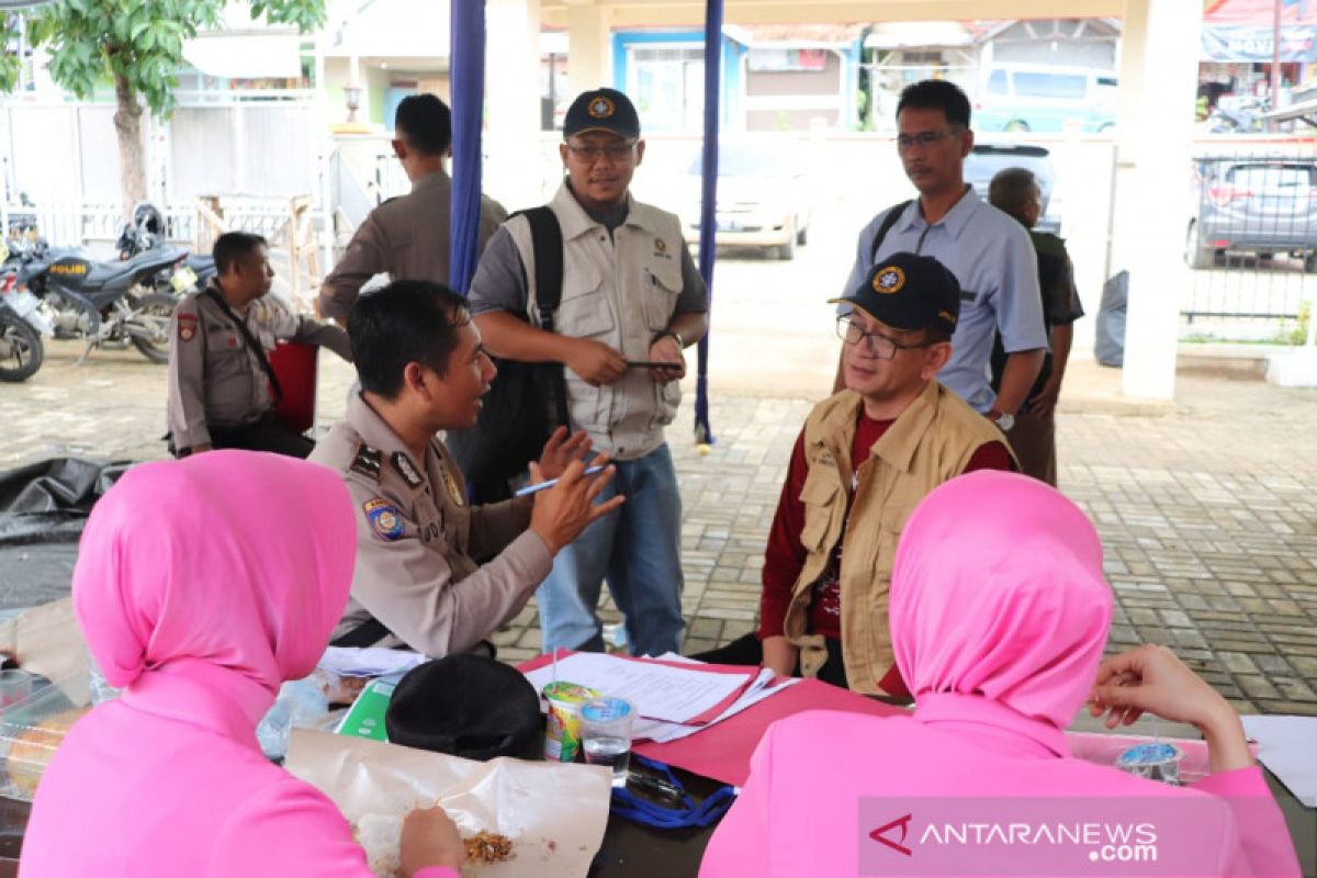 IPB University beri bantuan untuk korban banjir dan longsor di Bogor