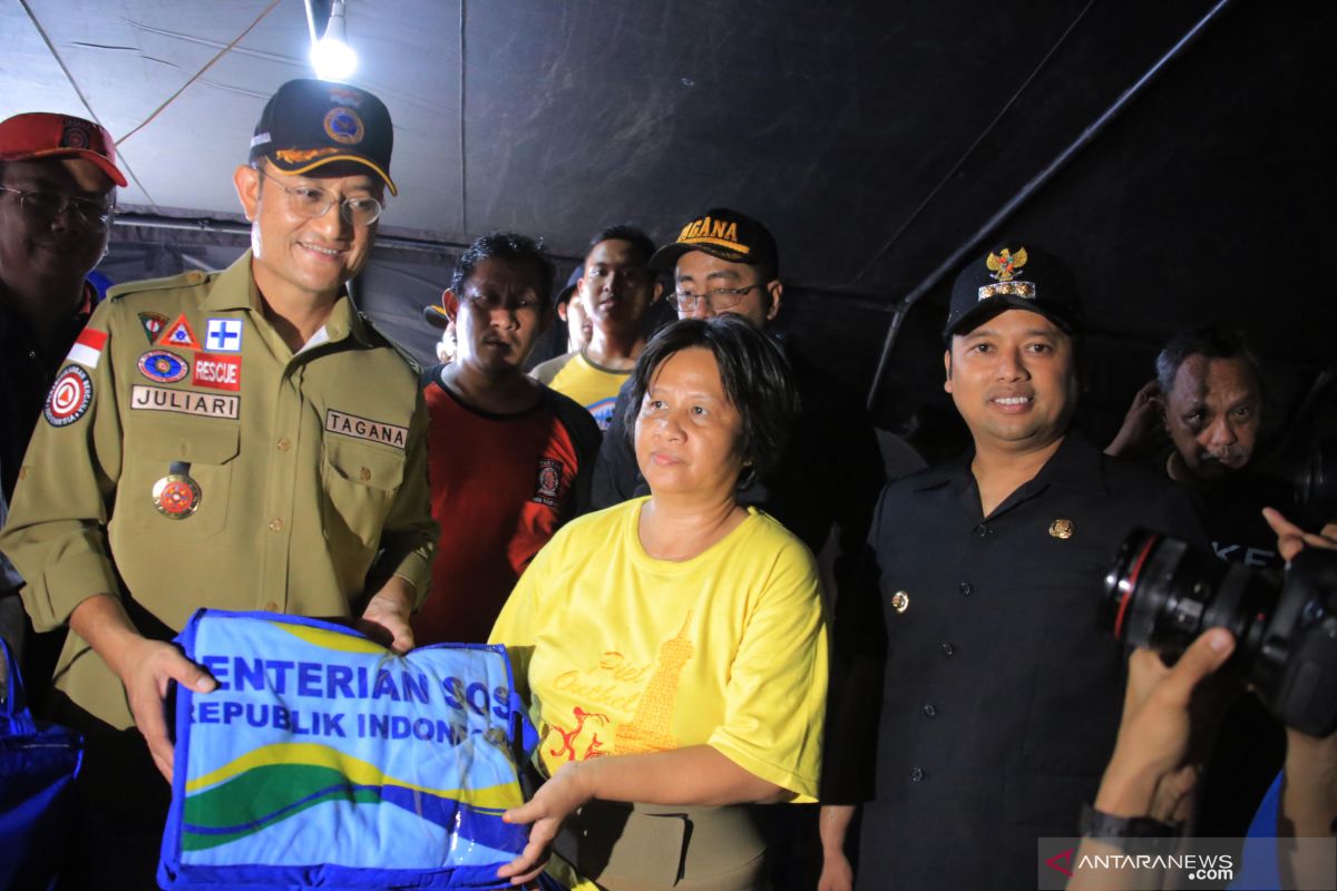 Korban banjir Komplek Ciledug Indah terima bantuan dari Kemensos