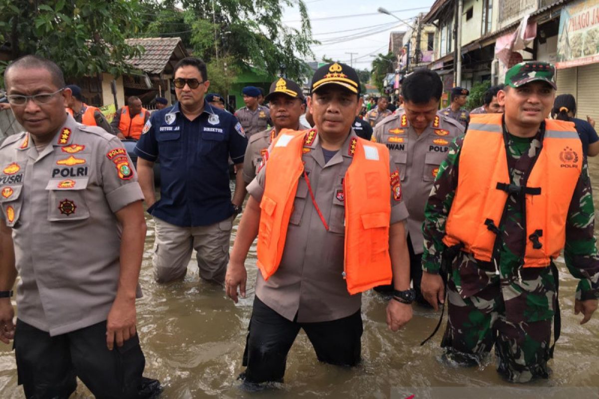 TNI-Polri gelar patroli bersama cegah aksi kriminal terkait banjir