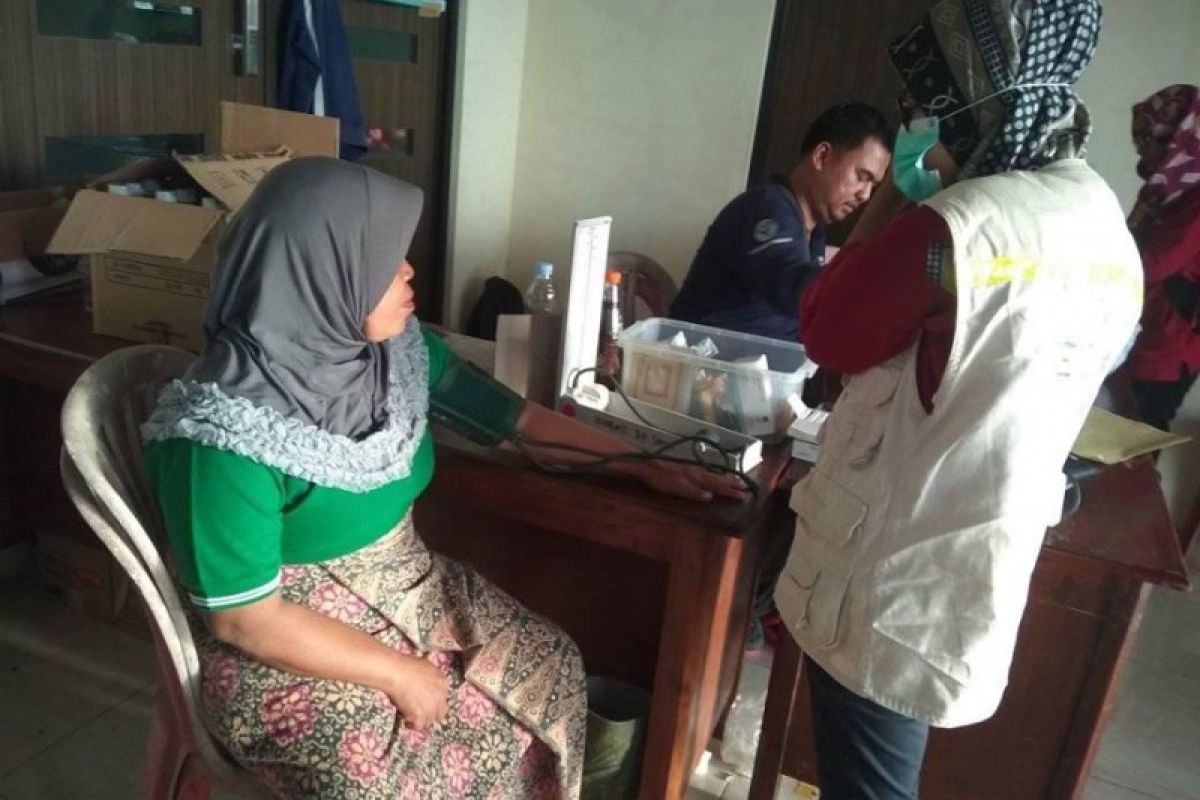 Petugas medis posko pengungsian kekurangan obat-obatan
