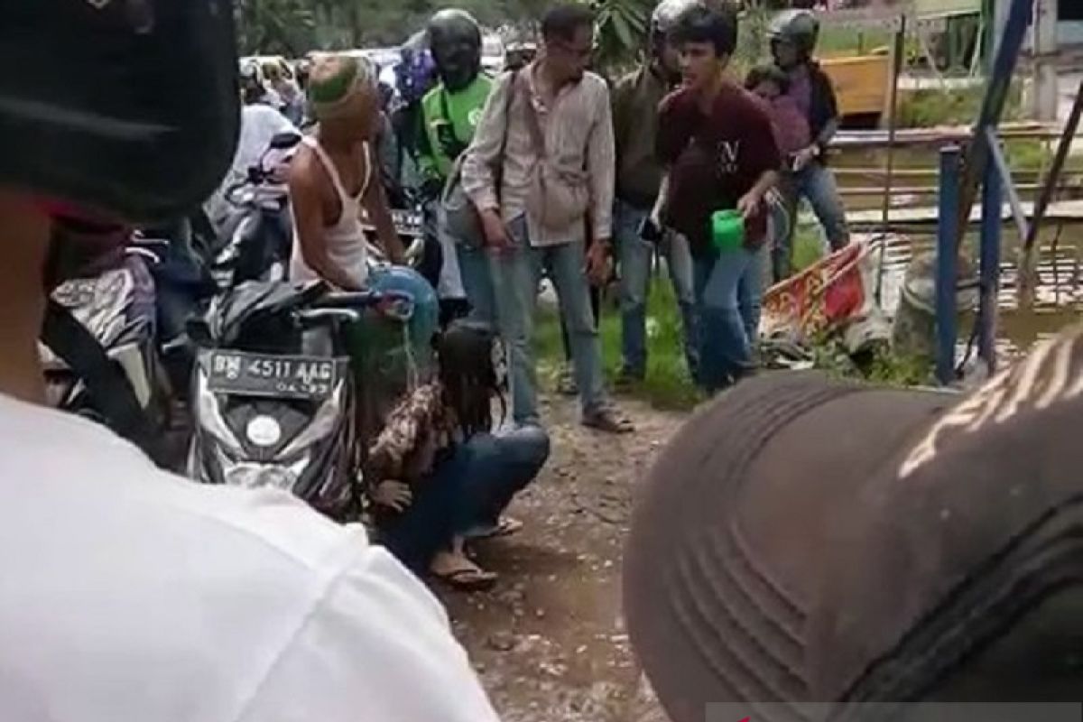 Polisi Pekanbaru mengamankan wanita mabuk viral di medsos