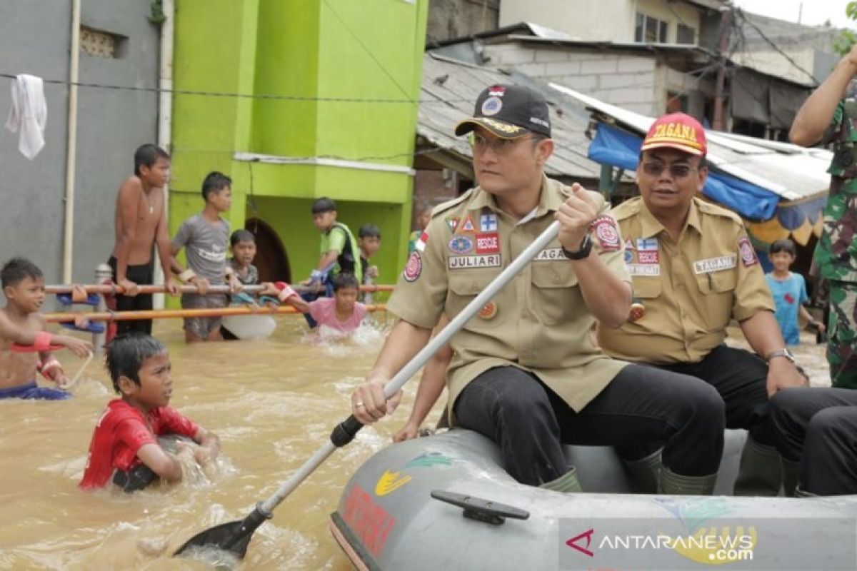 Kemensos sudah  salurkan hampir Rp15 miliar ke daerah banjir Jabodetabek dan Banten