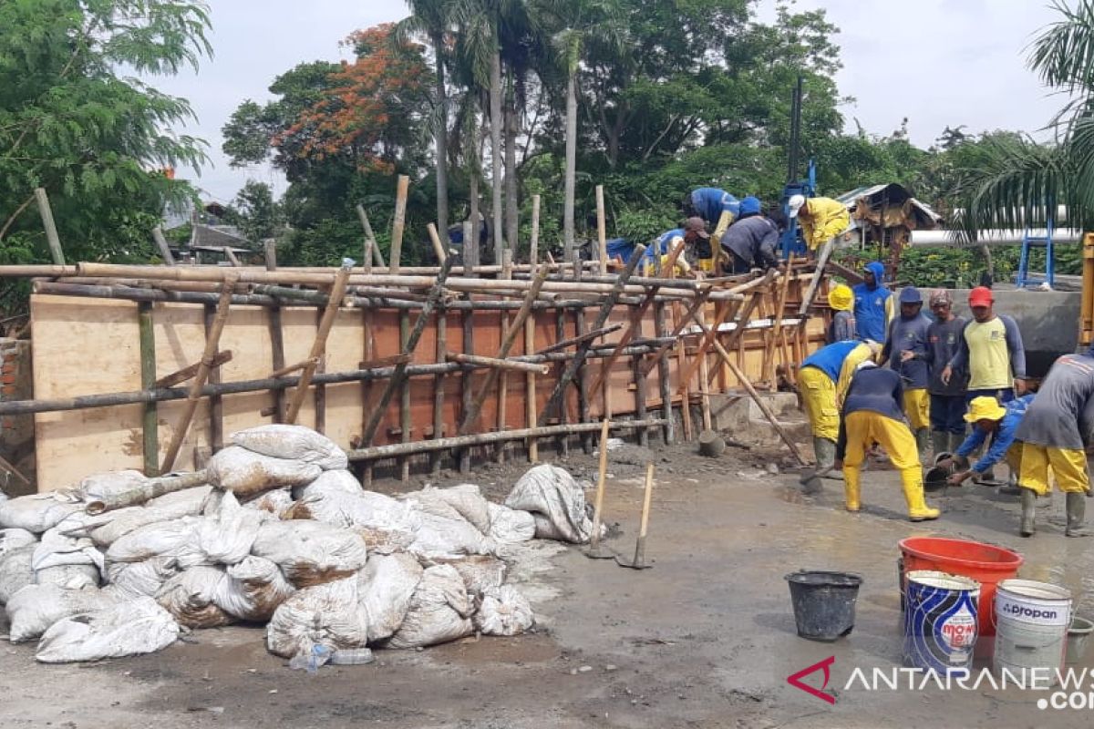 Tanggul jebol di Ciledug Indah Tangerang sudah selesai diperbaiki