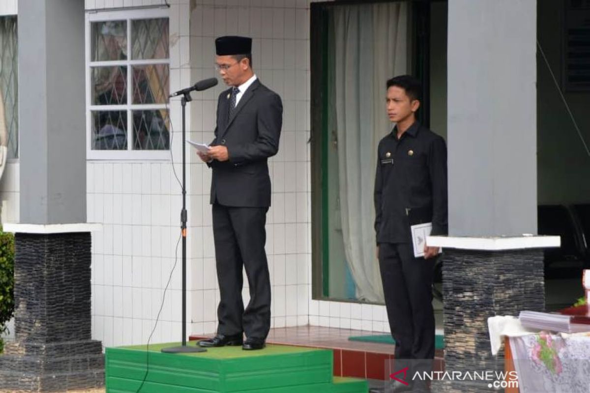 HAB Kemenag ditandai penyerahan satya lencana