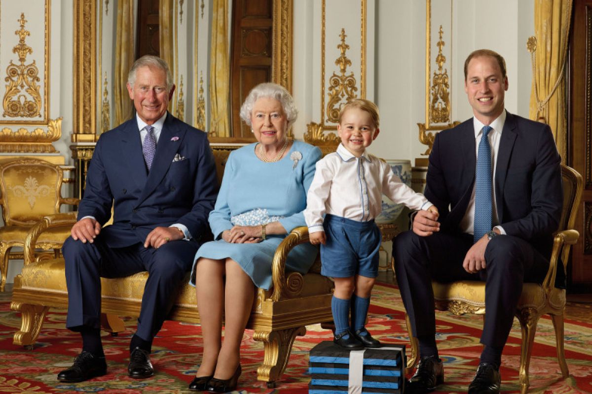 Positif corona, Pangeran Charles mengabari Ratu Elizabeth