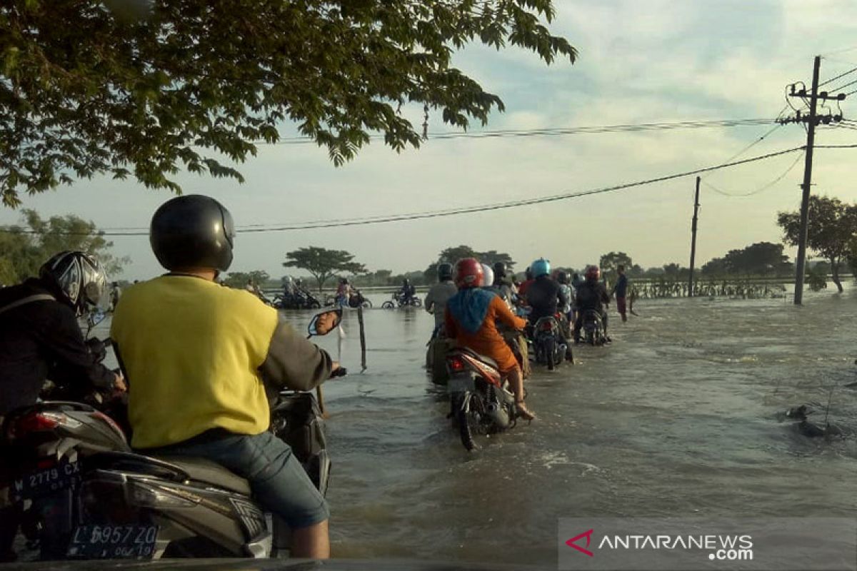Bupati Gresik minta pemprov prioritaskan penanganan banjir Kali Lamong