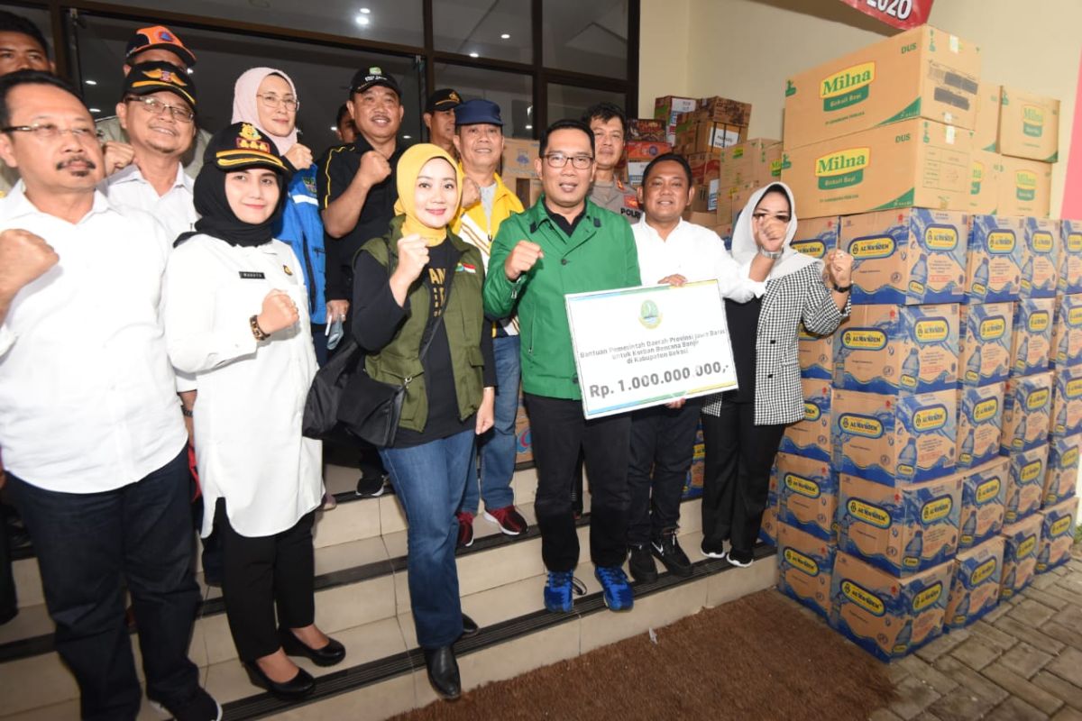 Gubernur Jabar salurkan bantuan untuk Bekasi dan Karawang