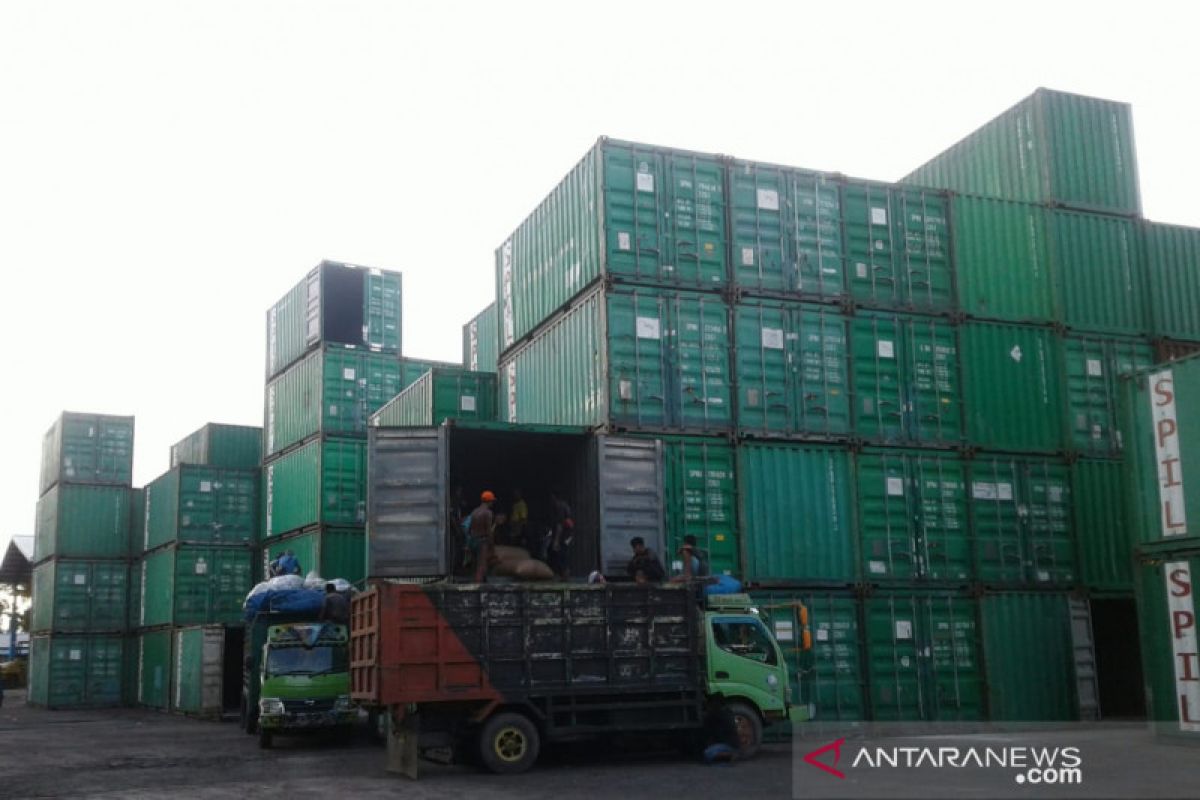 2019, aktifitas bongkar angkutan kontainer pelabuhan Baubau capai 198,053 ton