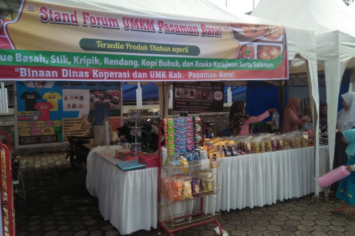 Ada rendang lokan hingga kue semprong  di Expo 2020 Pasaman Barat