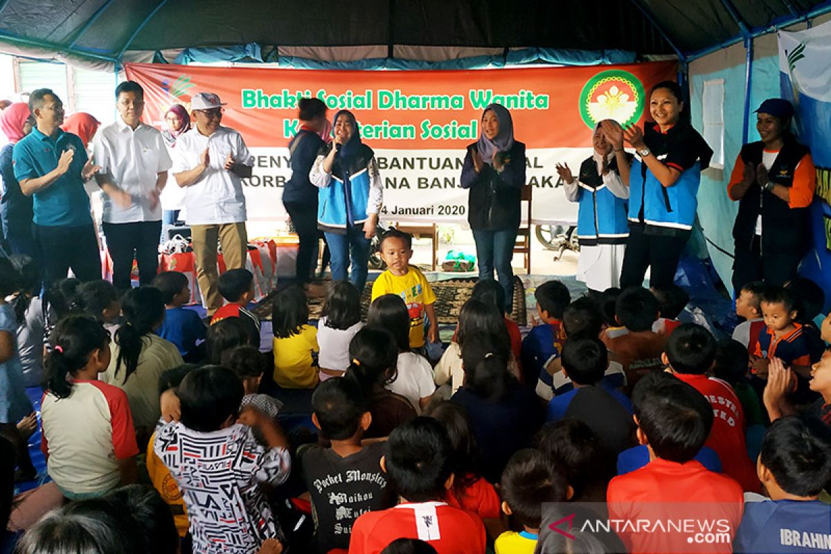 Pengungsi banjir Jakarta diingatkan tetap jaga kesehatan