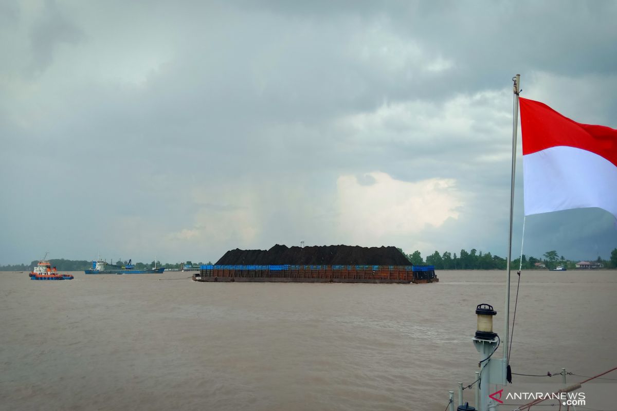 S Kalimantan should watch out flood, landslide, waves