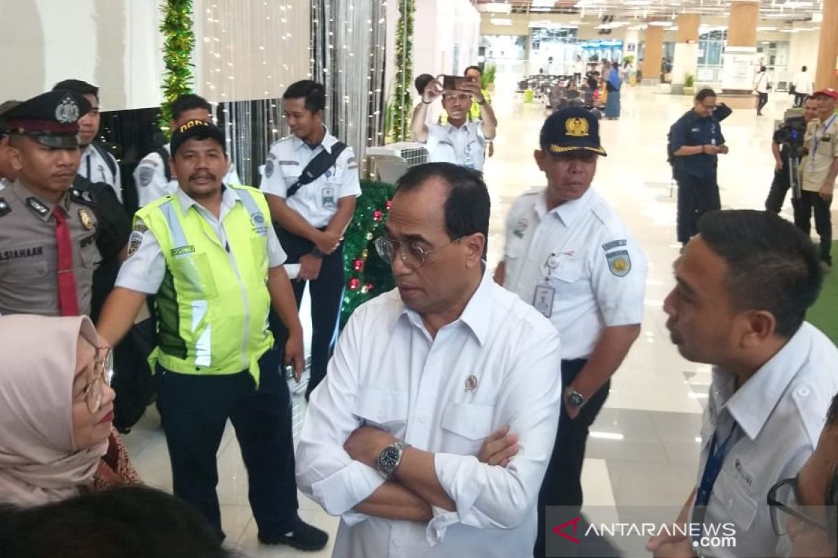 Menhub sebut Posko Natal-Tahun Baru di Bandara Kualanamu perlu ditingkatkan