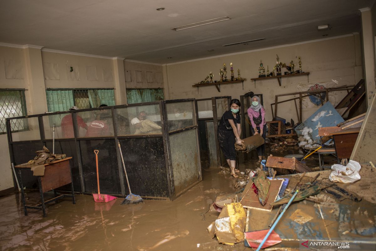 Anies sebut 211 sekolah Jakarta terendam selama banjir Jabodetabek