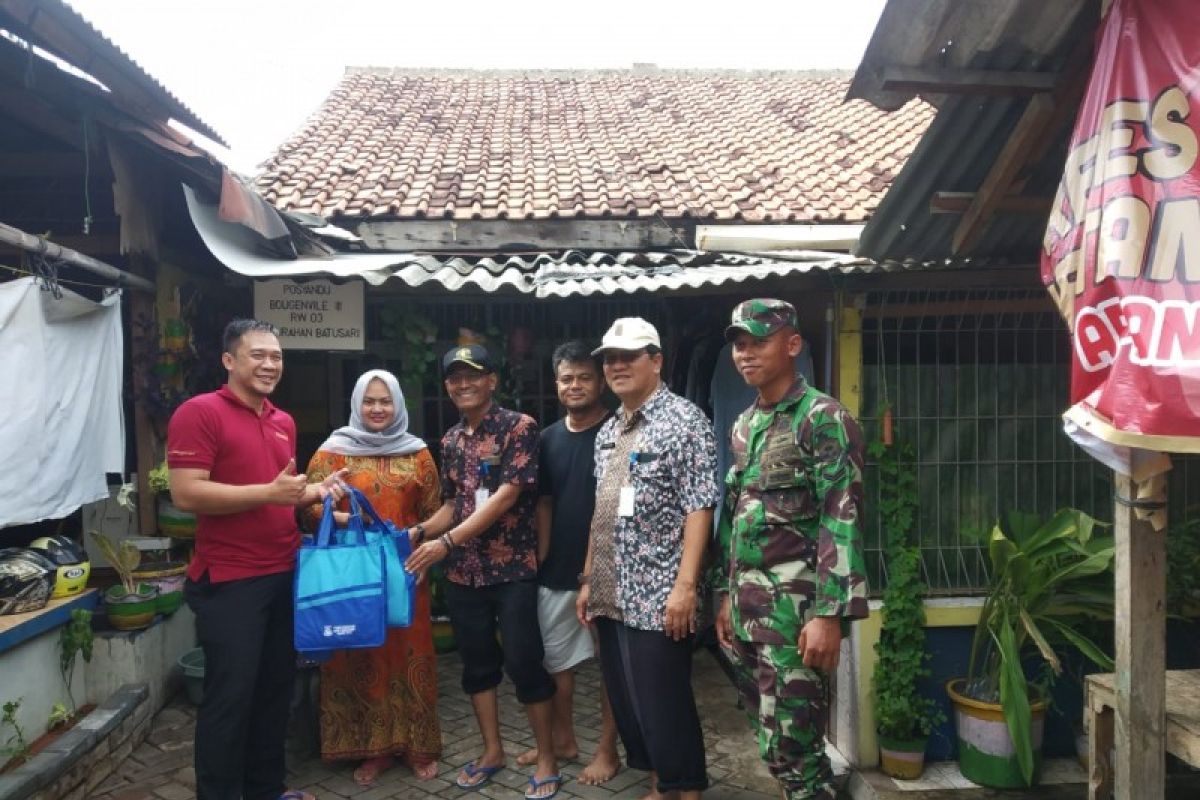 Bantuan untuk korban banjir di Tangerang terus berdatangan